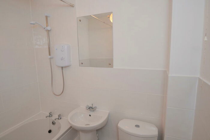 1 Bedroom Flat To Rent In Curlew Wharf, Castle Marina, Nottingham, NG7