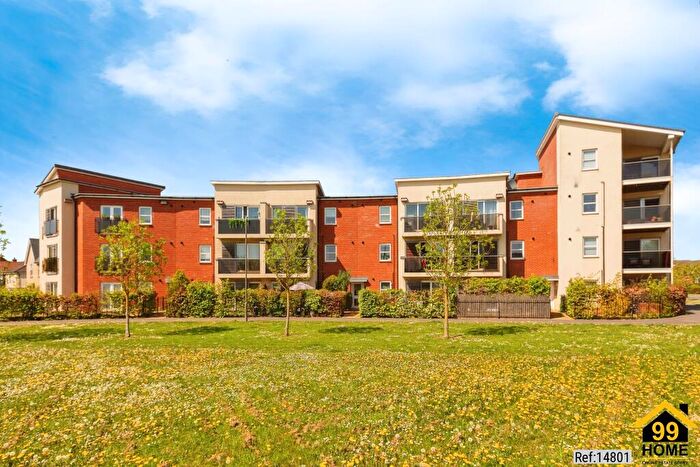 2 Bedroom Flat To Rent In Pondecroft, Aylesbury, Buckinghamshire, HP18