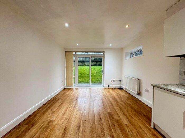 2 Bedroom Flat To Rent In Hulton Mount, St Helens Road, Bolton ** Available Now **, BL3