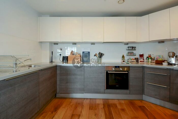 2 Bedroom Flat To Rent In Seren Park Gardens, Greenwich, SE3