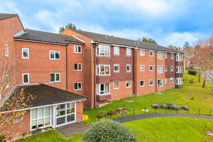 1 Bedroom Flat For Sale In Station Road, Heathfield, TN21