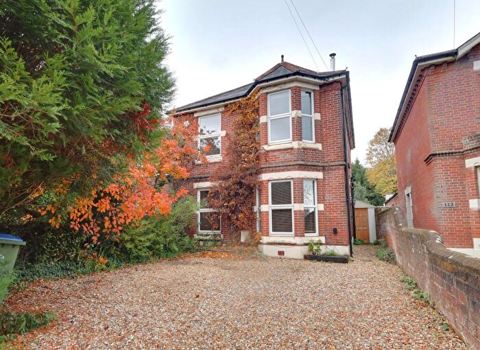 3 Bedroom Detached House For Sale In Southampton, SO15