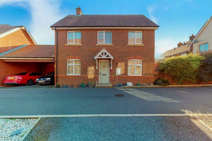 3 Bedroom Detached House To Rent In Conquest Drive, Hailsham, BN27