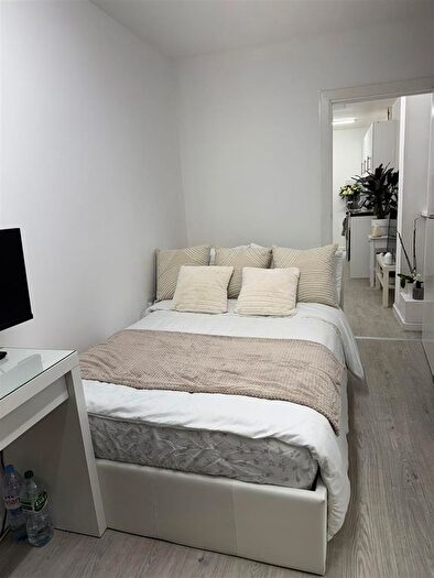 1 Bedroom Flat To Rent In Deane Avenue, Ruislip, HA4