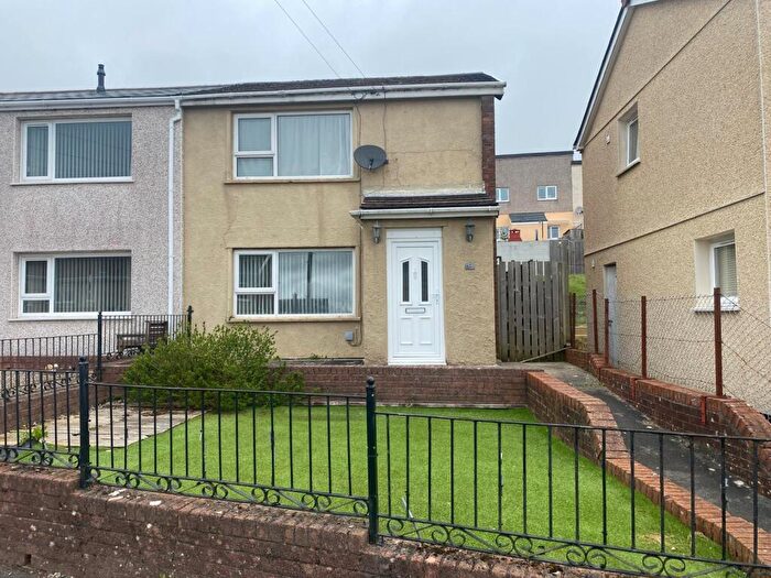 3 Bedroom Semi-Detached House For Sale In Howy Road, Rassau, NP23