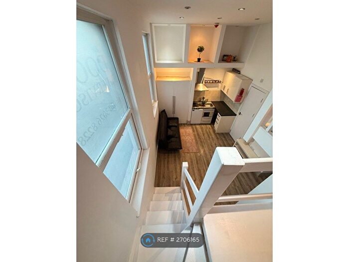 Studio To Rent In High Road Leytonstone, London, E15