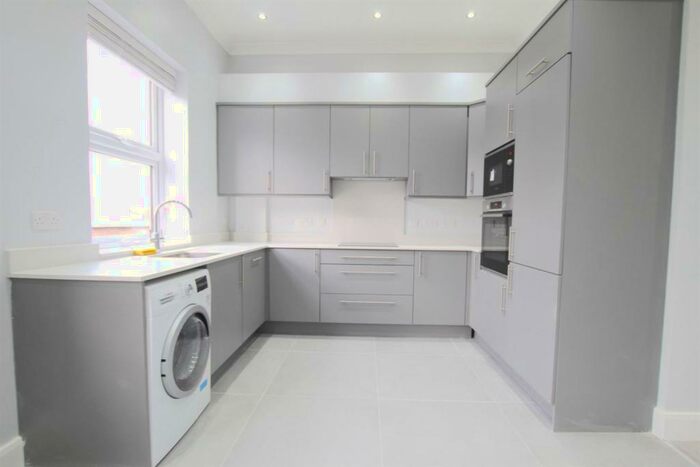 2 Bedroom Flat To Rent In Church Lane, East Finchley, London, N2