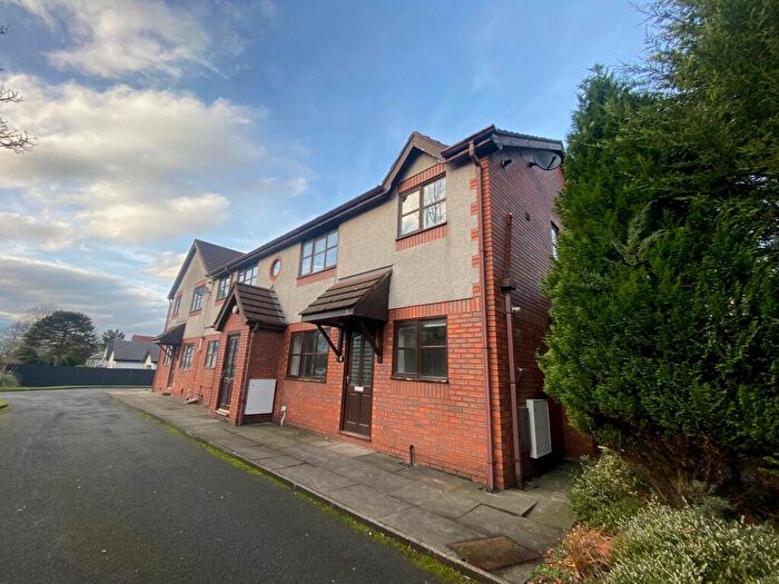 2 Bedroom Flat To Rent In Peter San Court, Chorley, PR7