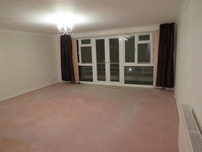 2 Bedroom Flat To Rent In Windermere Hall, Stonegrove, Edgware, Middlesex, HA8