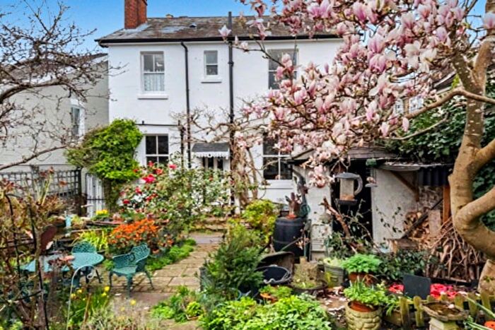 4 Bedroom Detached House For Sale In Junction Road, Dorking, RH4