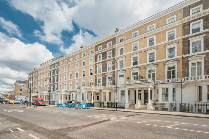 2 Bedroom Flat To Rent In Gloucester Road, South Kensington, London, SW7