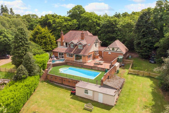 6 Bedroom Detached House For Sale In Newbury, RG20