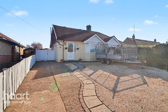 3 Bedroom Semi-Detached Bungalow For Sale In Connegar Leys, Northampton, NN7