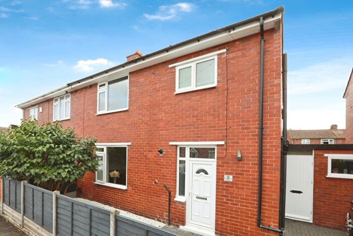 3 Bedroom Semi-detached House For Sale In Acorn Close, Cuddington, Northwich, CW8