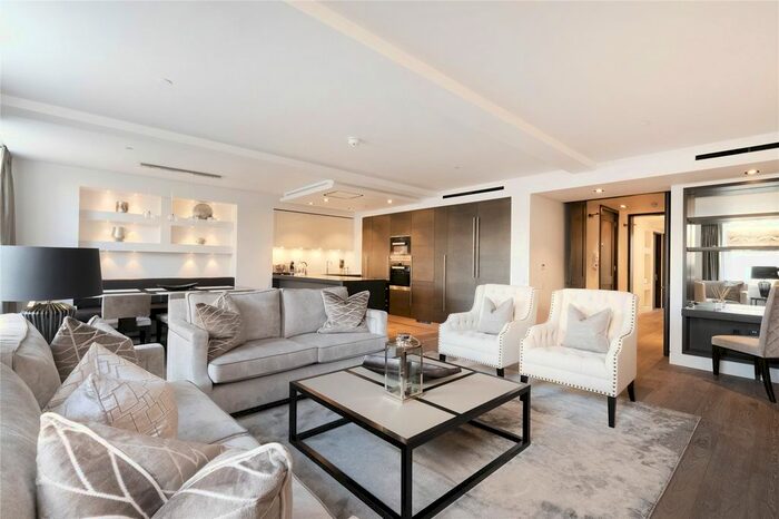 2 Bedroom Flat To Rent In Buckingham Gate, St. James's, London, SW1E