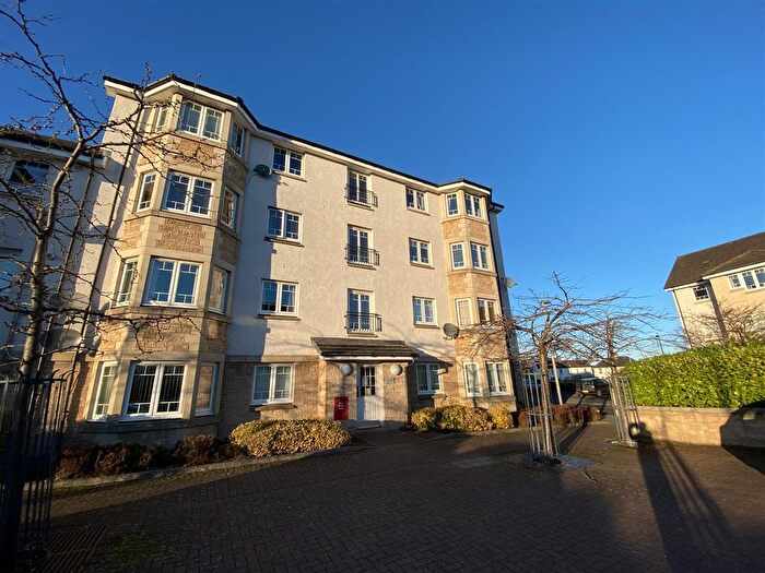2 Bedroom Flat To Rent In Simpson Square, Perth, PH1