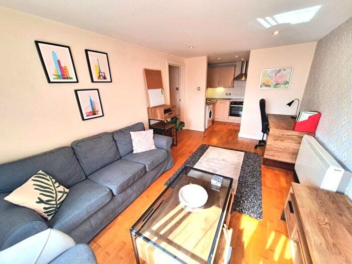 2 Bedroom Apartment To Rent In Upper College Street, Nottingham, NG1