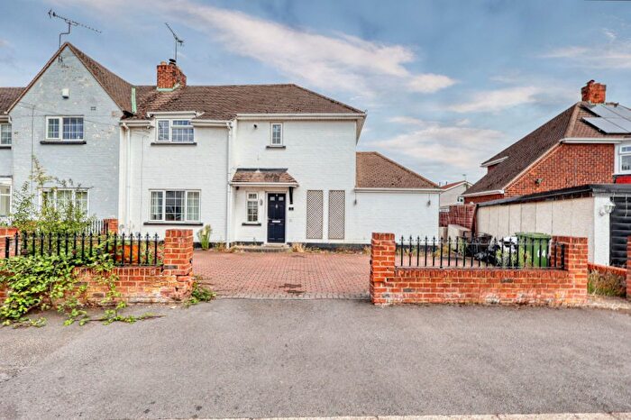 3 Bedroom Terraced House For Sale In Claxby Road, Scunthorpe, DN17
