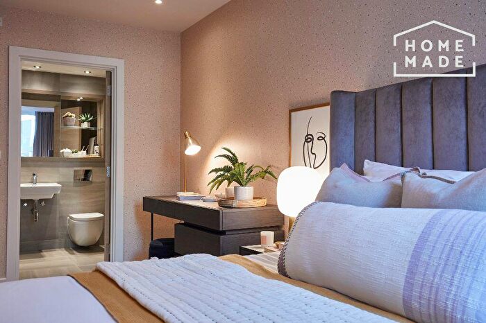 2 Bedroom Flat To Rent In Angel Gardens, M4