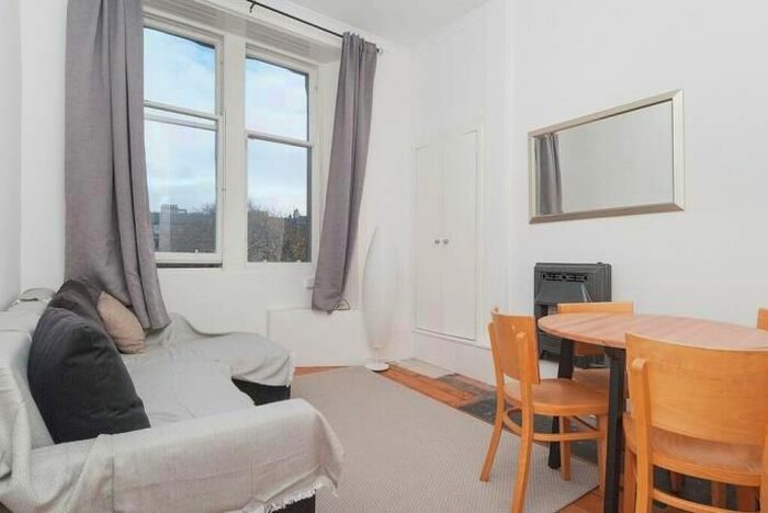2 Bedroom Flat To Rent In Murieston Place, Edinburgh, EH11