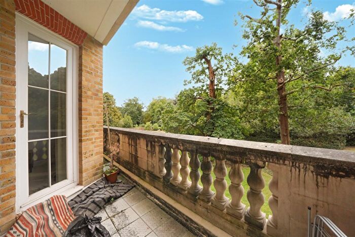 2 Bedroom Flat For Sale In Chapman Square, SW19