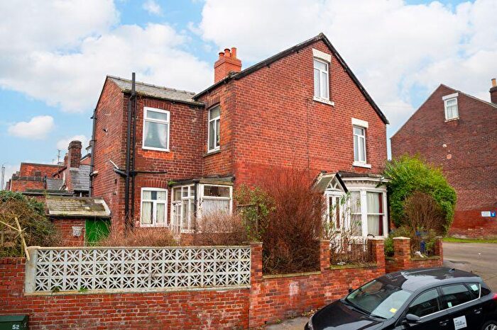 2 Bedroom End Of Terrace House For Sale In Osgathorpe Road, Sheffield, S4