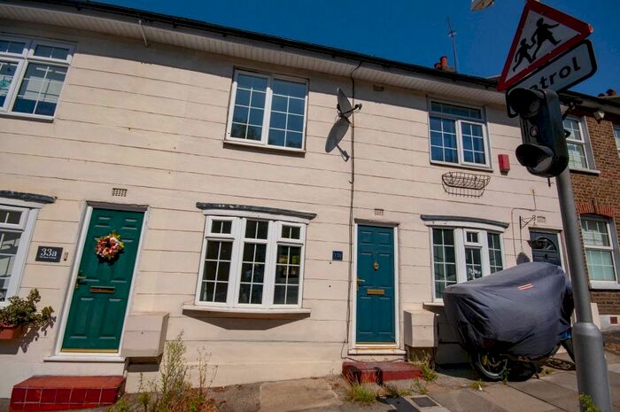 2 Bedroom Cottage To Rent In B Shooters Hill Woolwich London, SE18