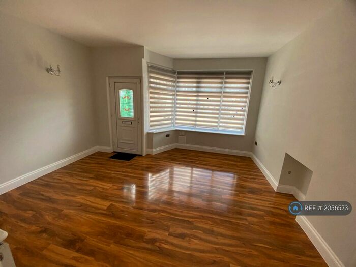 3 Bedroom Maisonette To Rent In Crayford High Street, Crayford, Dartford, DA1