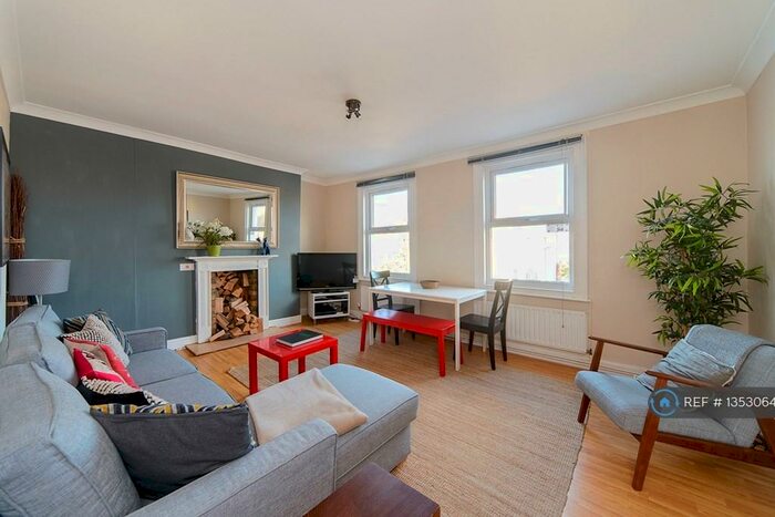 2 Bedroom Flat To Rent In Upper Street, London, N1
