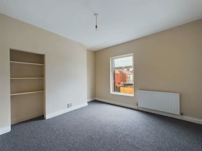 2 Bedroom Terraced House For Sale In Buckingham Street, HU8