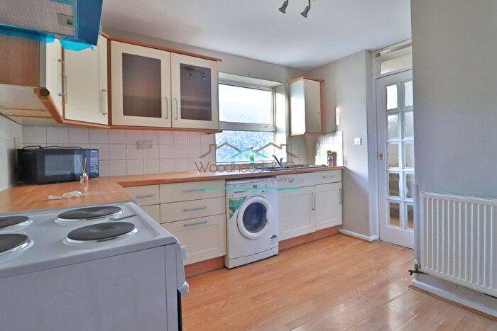 Terraced House To Rent In Kiln Way, Wellingborough, Northamptonshire, NN8