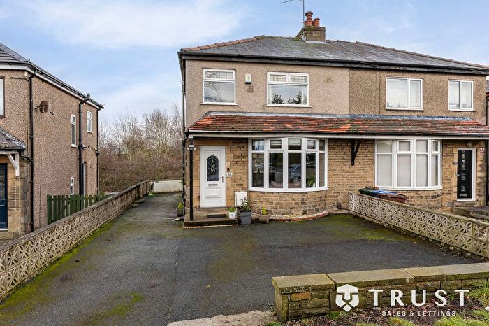 3 Bedroom Semi Detached House For Sale In Denbrook Avenue, Bradford, BD4