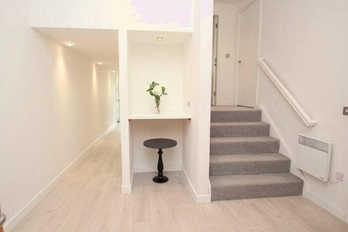 2 Bedroom Flat To Rent In Albion Street, Merchant City, G1