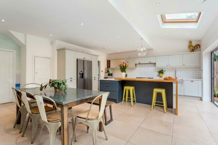 5 Bedroom Semi-Detached House To Rent In Bradmore Way Coulsdon, CR5