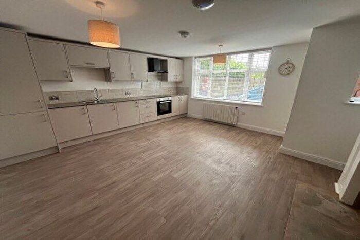 2 Bedroom Flat To Rent In Manor Road, Derby, DE23