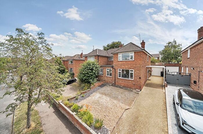 3 Bedroom Semi-Detached House For Sale In Brook Way, Bromham, Bedford, MK43