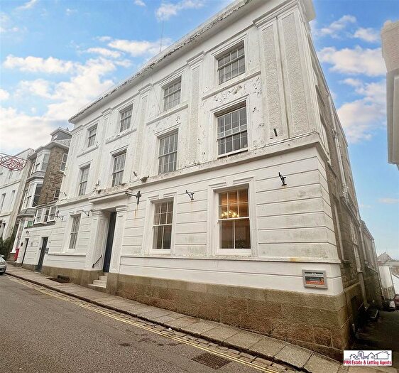 1 Bedroom Flat For Sale In Chapel Street, Penzance, TR18