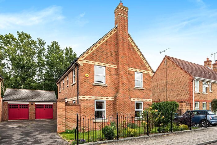 4 Bedroom Detached House To Rent In Fairford Leys, Aylesbury, HP19