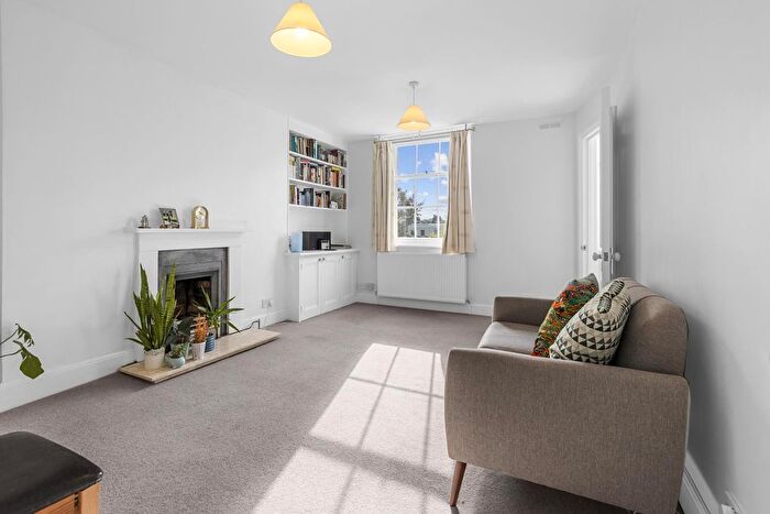 1 Bedroom Flat To Rent In Norland Square, London, W11