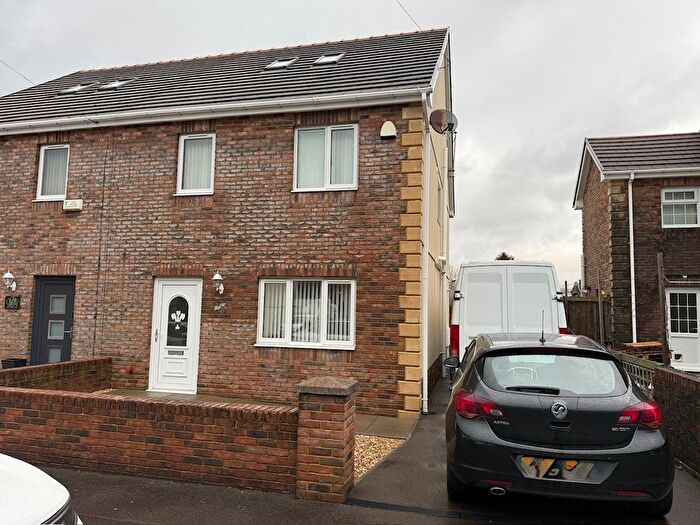 4 Bedroom Property To Rent In Park Howard Road, Ammanford, SA18