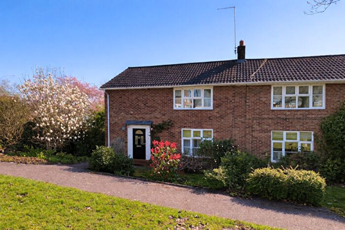 3 Bedroom Semi Detached House To Rent In Oakdale, Welwyn Garden City, AL8