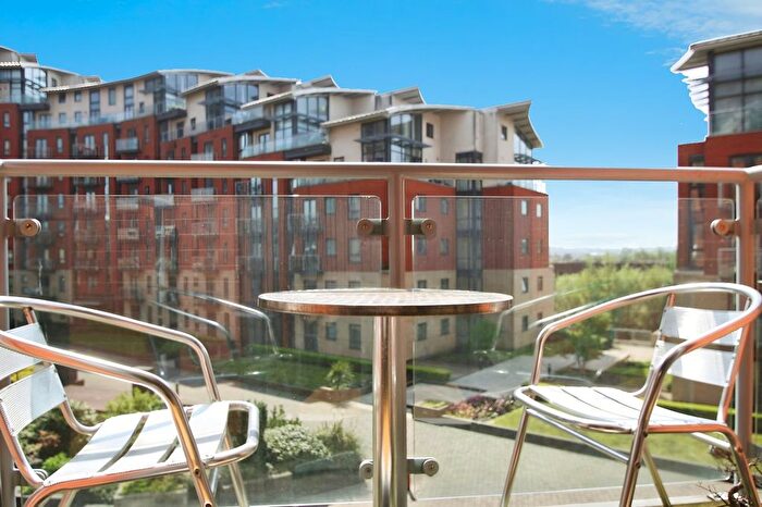 2 Bedroom Flat To Rent In Elba, Gotts Road, Leeds, West Yorkshire, LS12