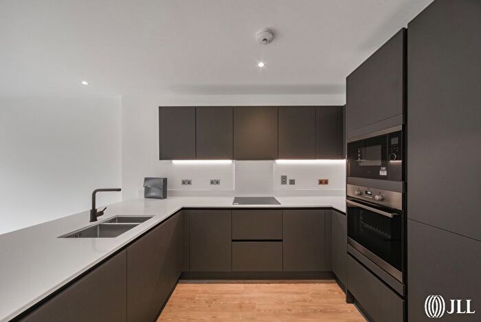 2 Bedroom Flat To Rent In Pavana Square, Brentford, TW8