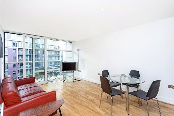 2 Bedroom Flat To Rent In Warwick Building, Queenstown Road, London, SW11