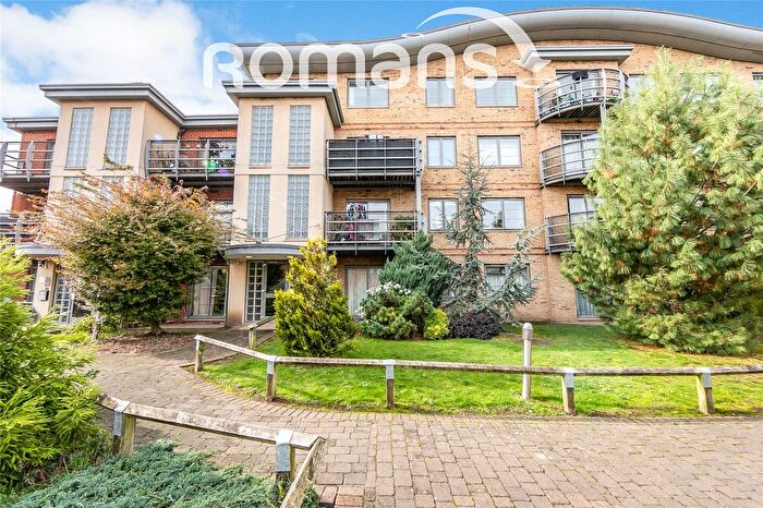 2 Bedroom Flat For Sale In Jubilee Square, Reading, Berkshire, RG1