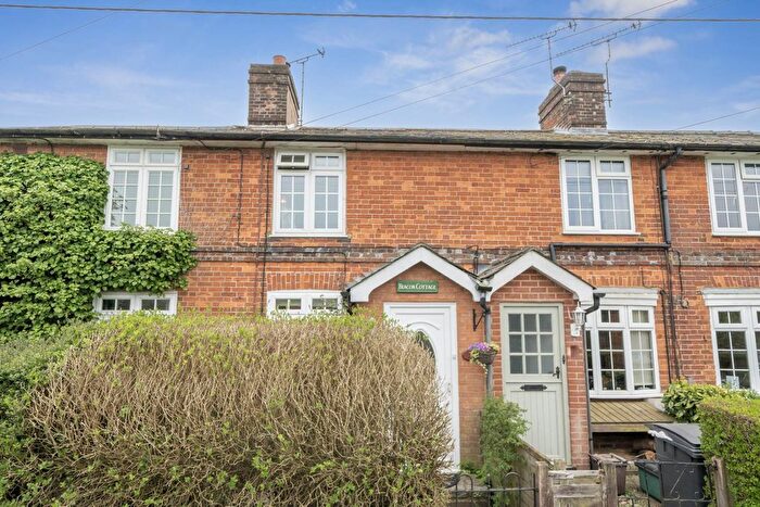 1 Bedroom Terraced House For Sale In Commonside, High Wycombe, HP13