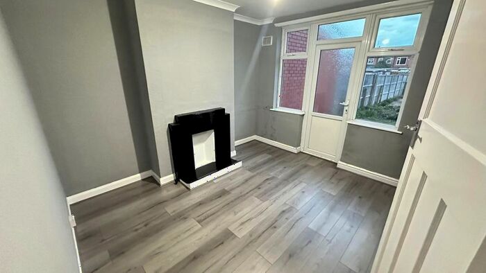 3 Bedroom Property To Rent In Cheveral Avenue, Coventry, CV6