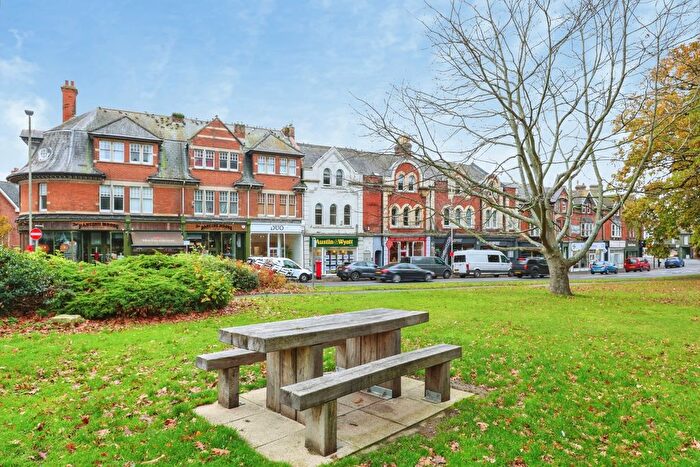 2 Bedroom Flat For Sale In Station Road, Ashley Cross, Lower Parkstone, Poole, BH14