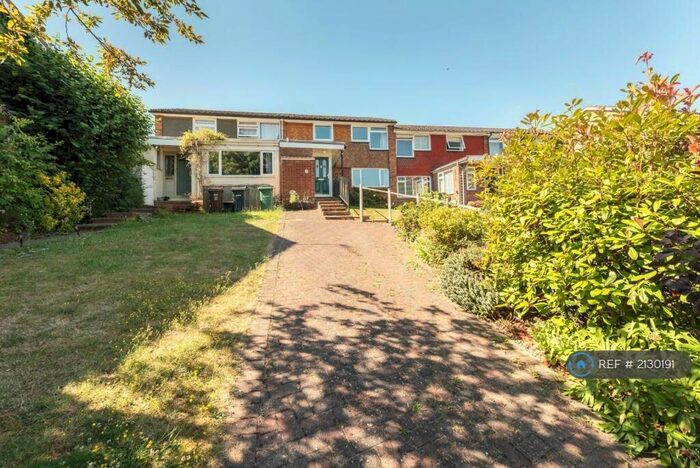 3 Bedroom Terraced House To Rent In Dell Close, Harpenden, AL5