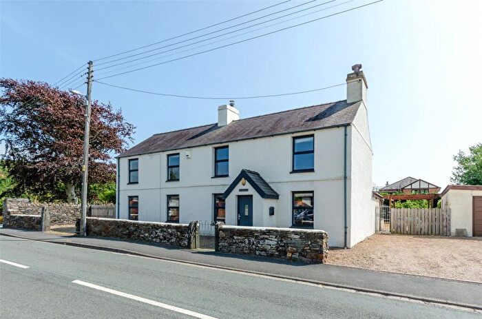4 Bedroom Detached House For Sale In Morfa Bychan, Porthmadog, Gwynedd, LL49